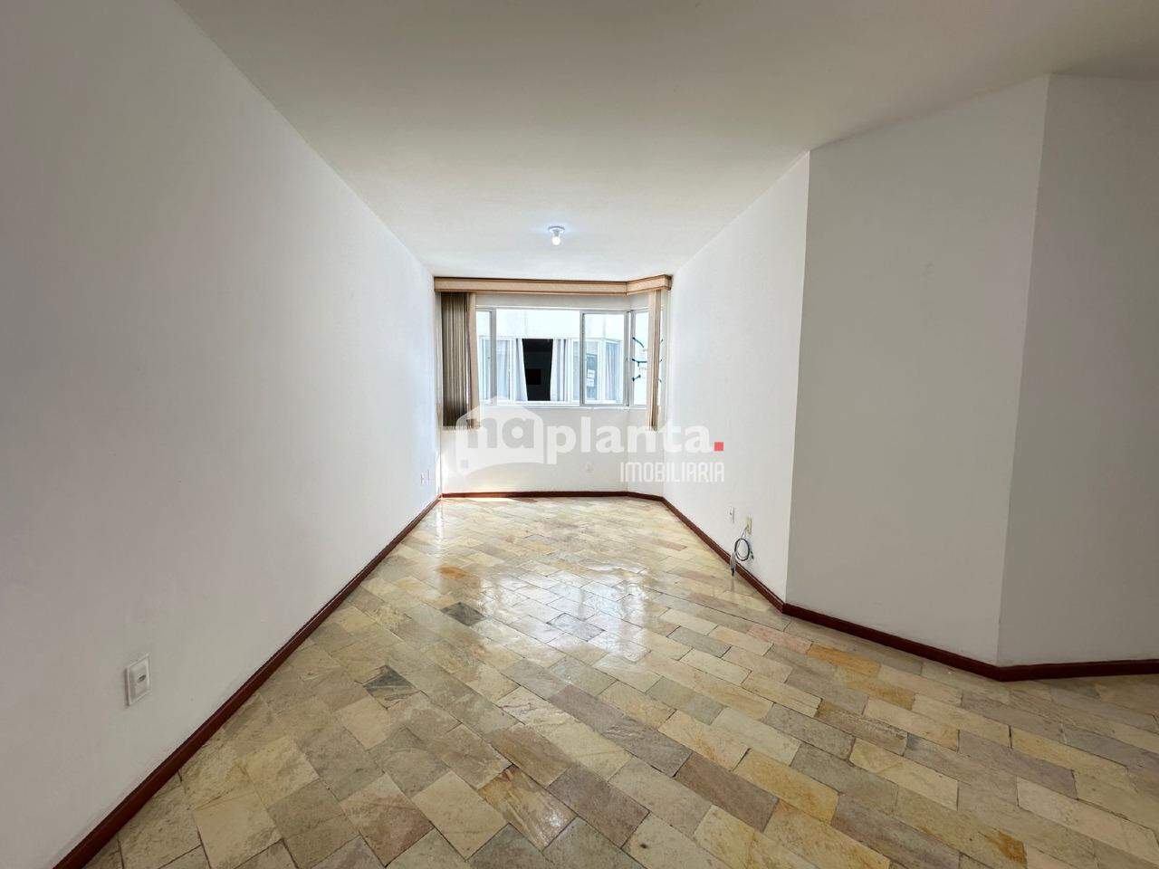 Apartamento à venda com 3 quartos, 89m² - Foto 2