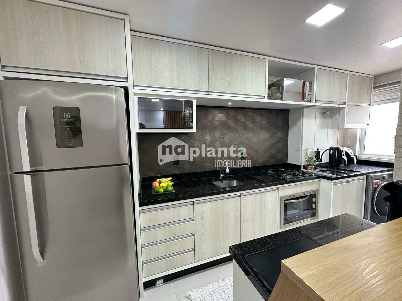 Apartamento à venda com 2 quartos, 70m² - Foto 3