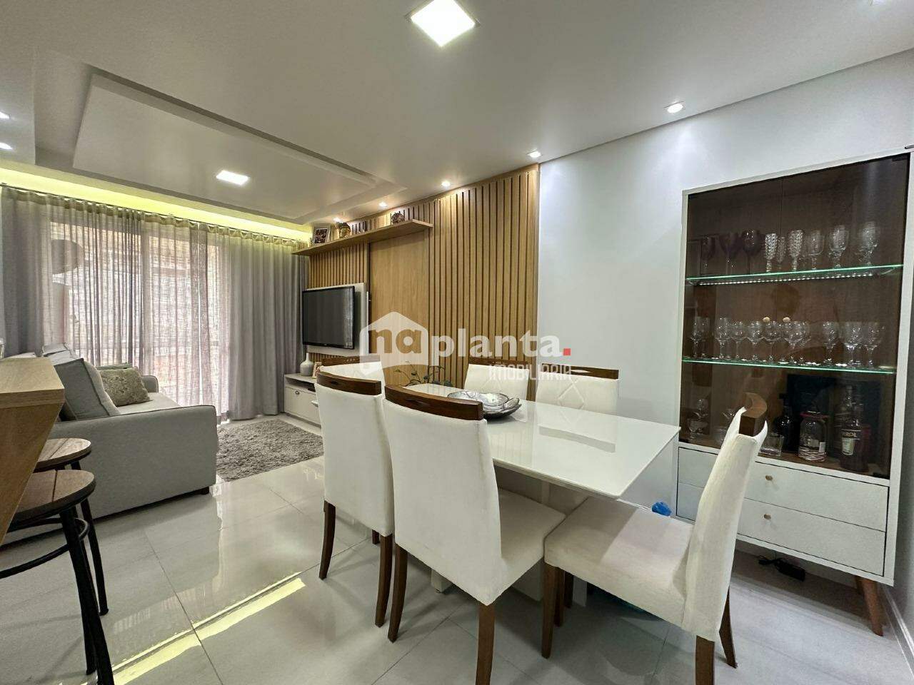 Apartamento à venda com 2 quartos, 70m² - Foto 8