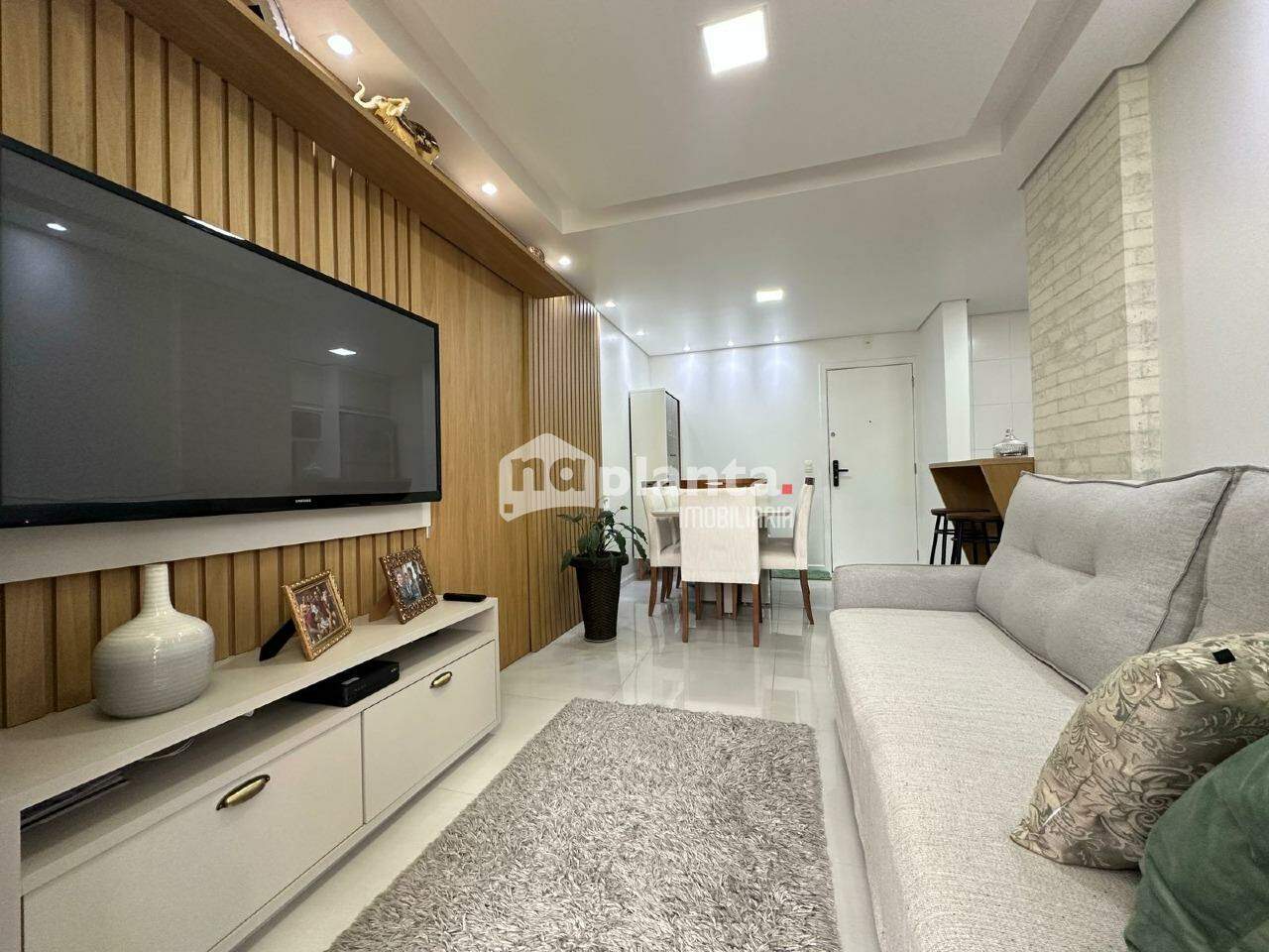 Apartamento à venda com 2 quartos, 70m² - Foto 12