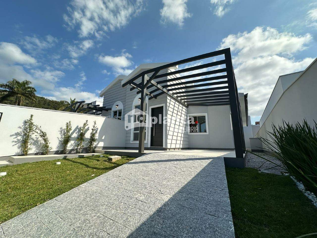 Casa à venda com 3 quartos, 80m² - Foto 2