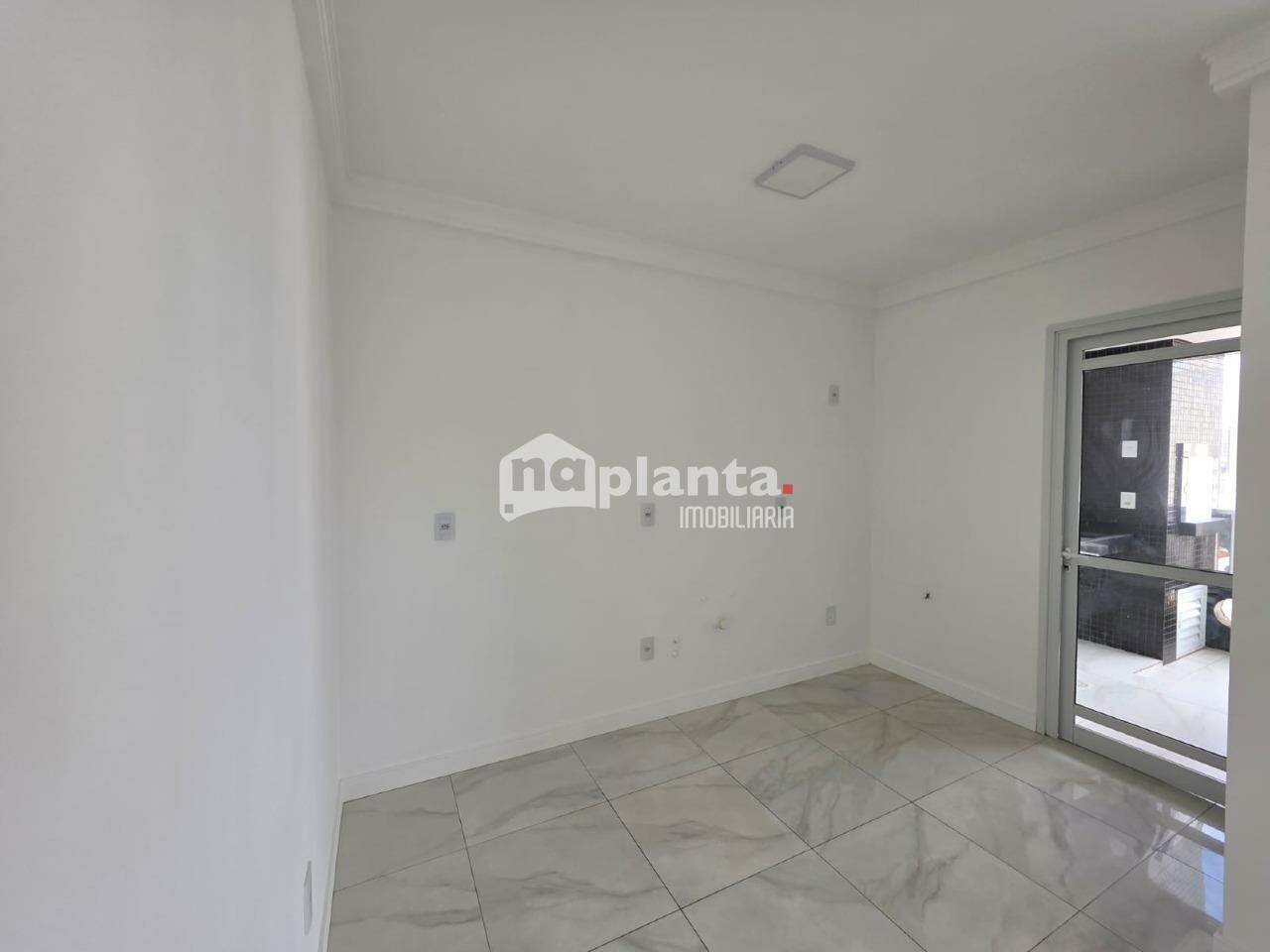 Apartamento à venda no Bairro Campinas em São José-SC, com 2 quartos, 1 suíte, 1 vaga — foto 4