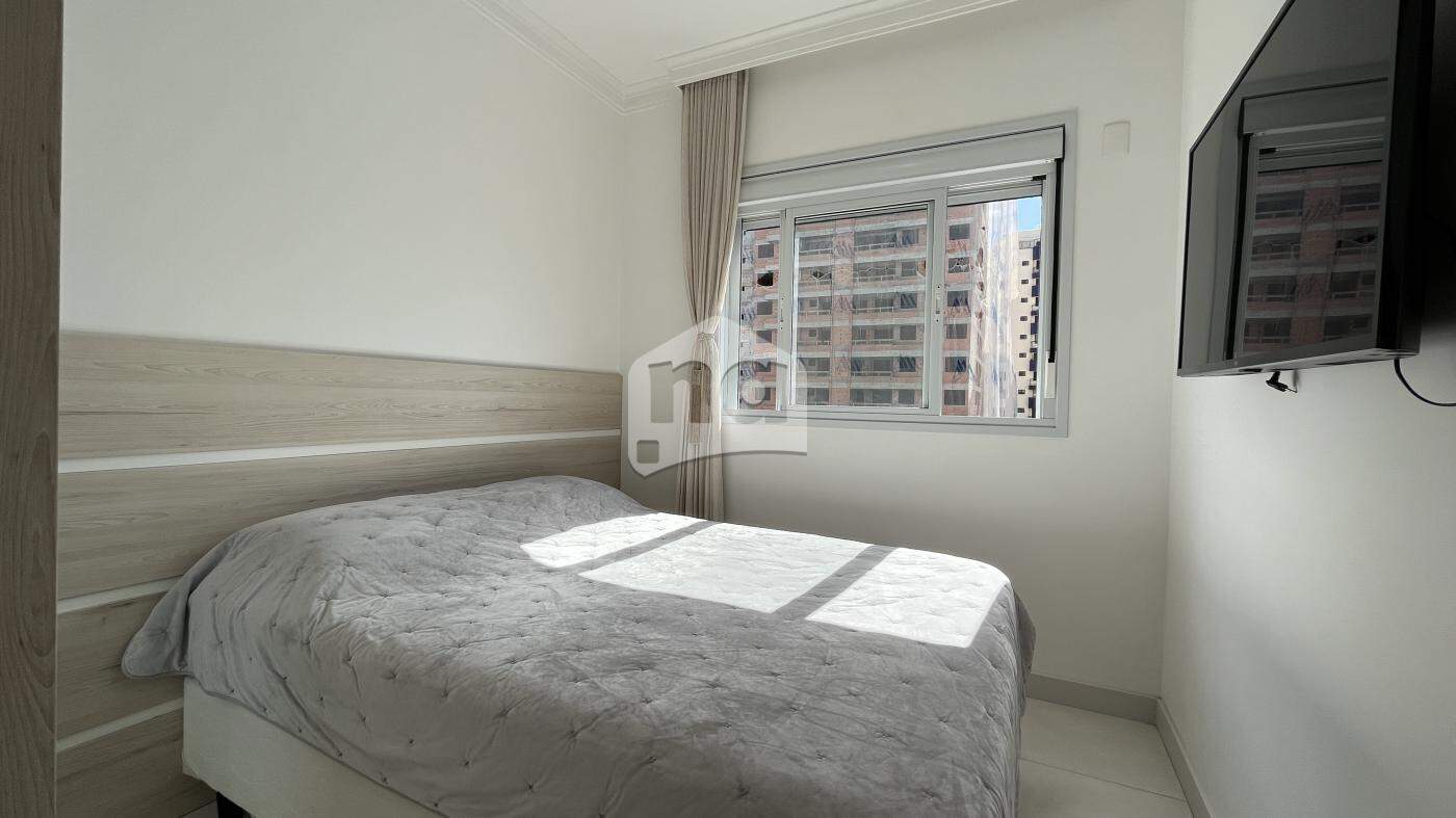 Apartamento à venda com 3 quartos, 97m² - Foto 11