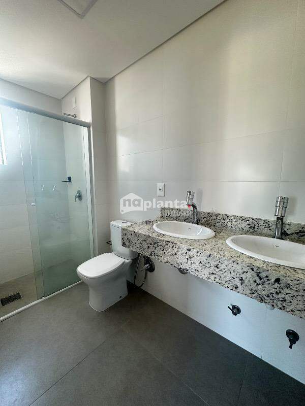 Apartamento para alugar com 3 quartos, 135m² - Foto 8