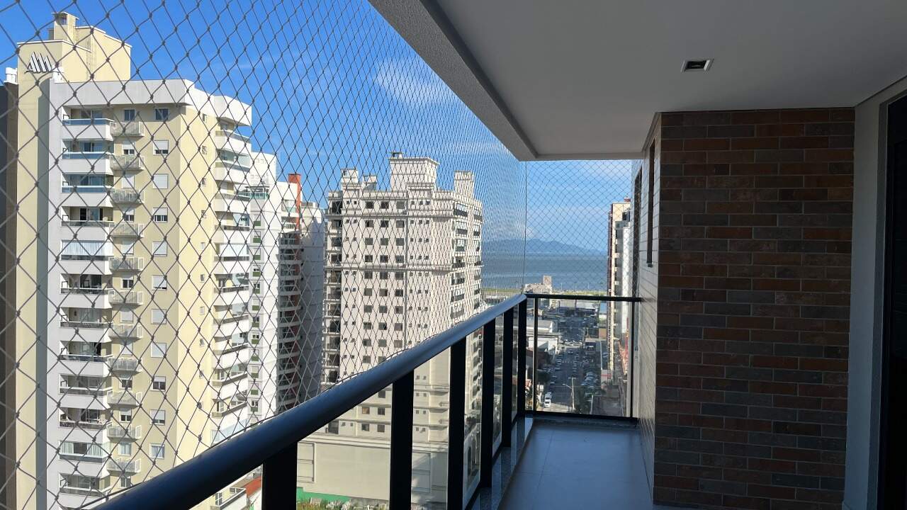 Apartamento para alugar com 3 quartos, 135m² - Foto 19