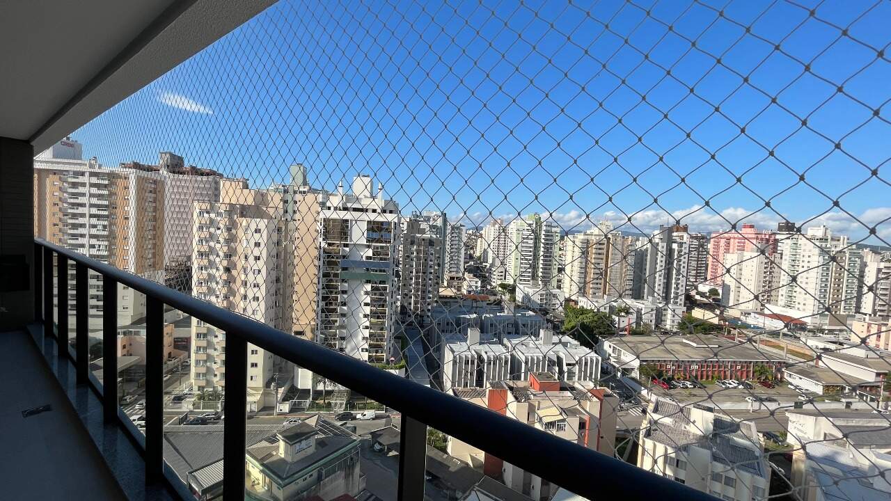 Apartamento para alugar com 3 quartos, 135m² - Foto 22