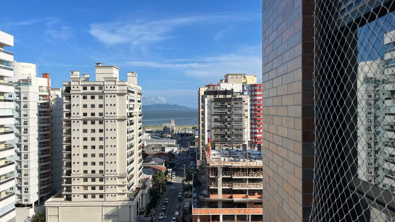 Apartamento para alugar com 3 quartos, 135m² - Foto 25