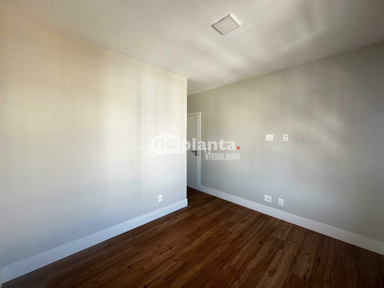 Apartamento para alugar com 3 quartos, 135m² - Foto 14