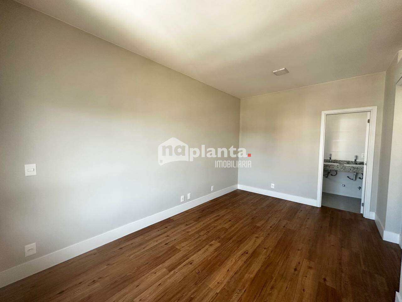 Apartamento para alugar com 3 quartos, 135m² - Foto 17