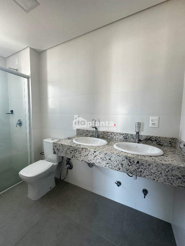 Apartamento para alugar com 3 quartos, 135m² - Foto 7