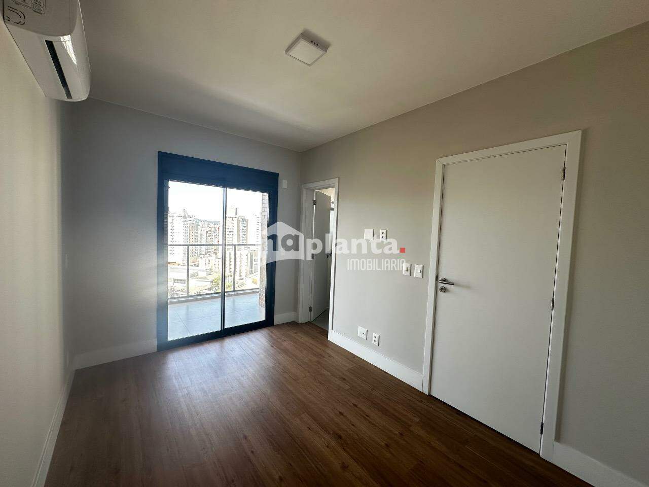 Apartamento para alugar com 3 quartos, 135m² - Foto 18
