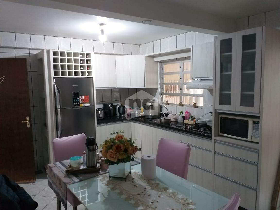 Casa à venda com 4 quartos, 200m² - Foto 8