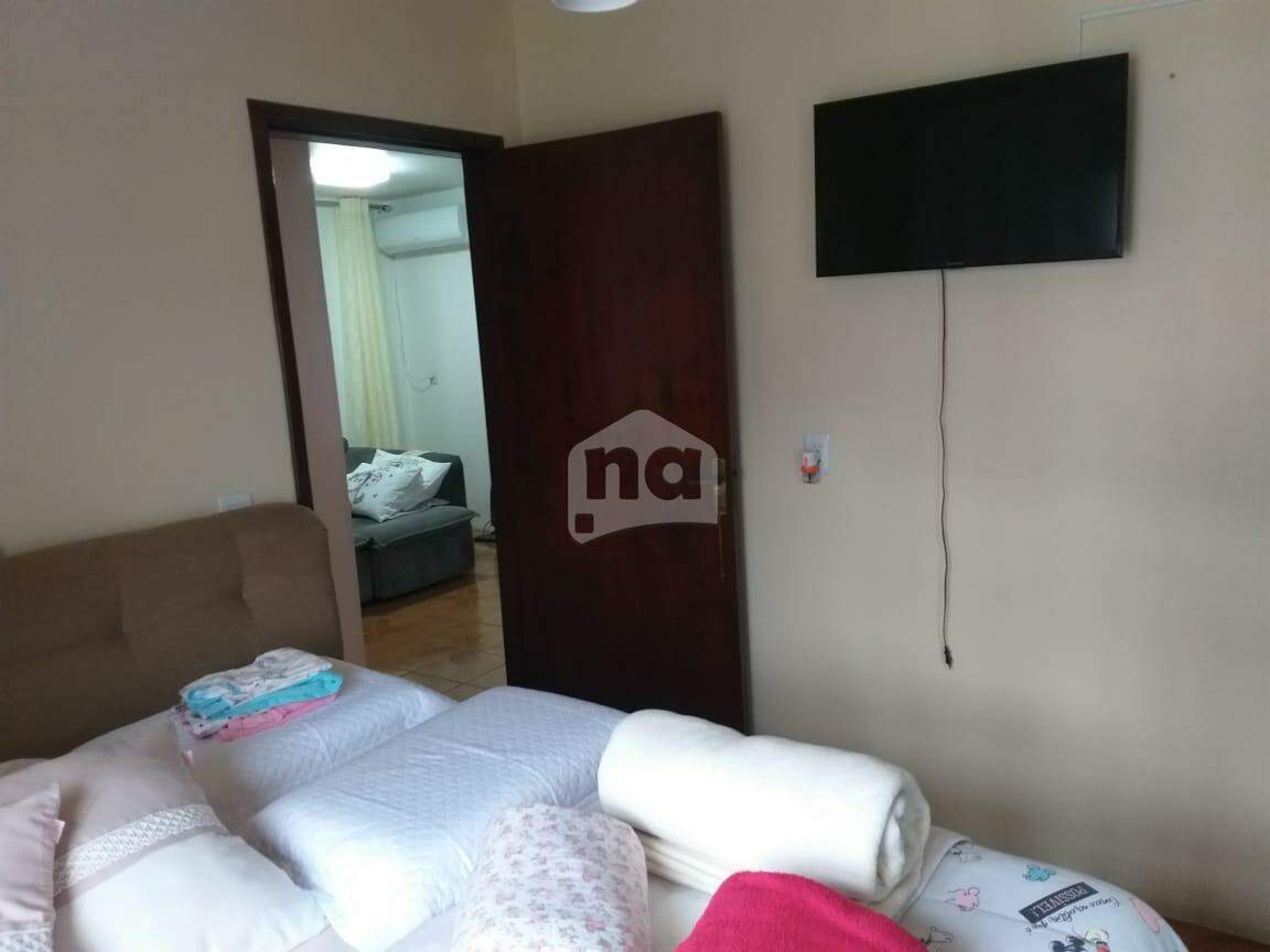 Casa à venda com 4 quartos, 200m² - Foto 26