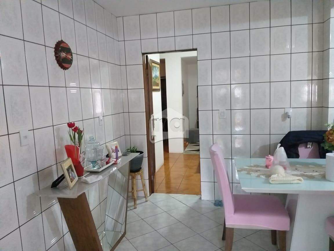 Casa à venda com 4 quartos, 200m² - Foto 9