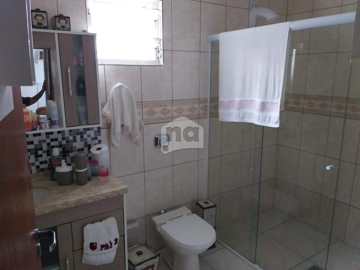 Casa à venda com 4 quartos, 200m² - Foto 11