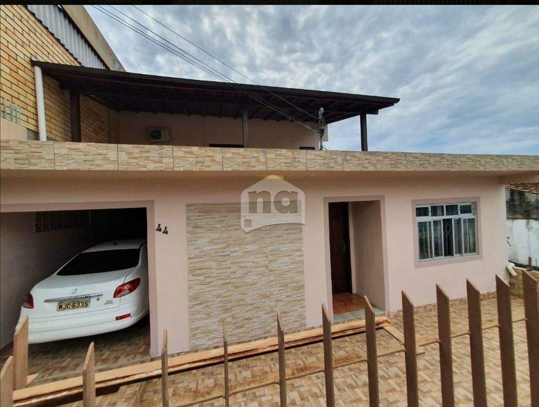 Casa à venda com 4 quartos, 200m² - Foto 3