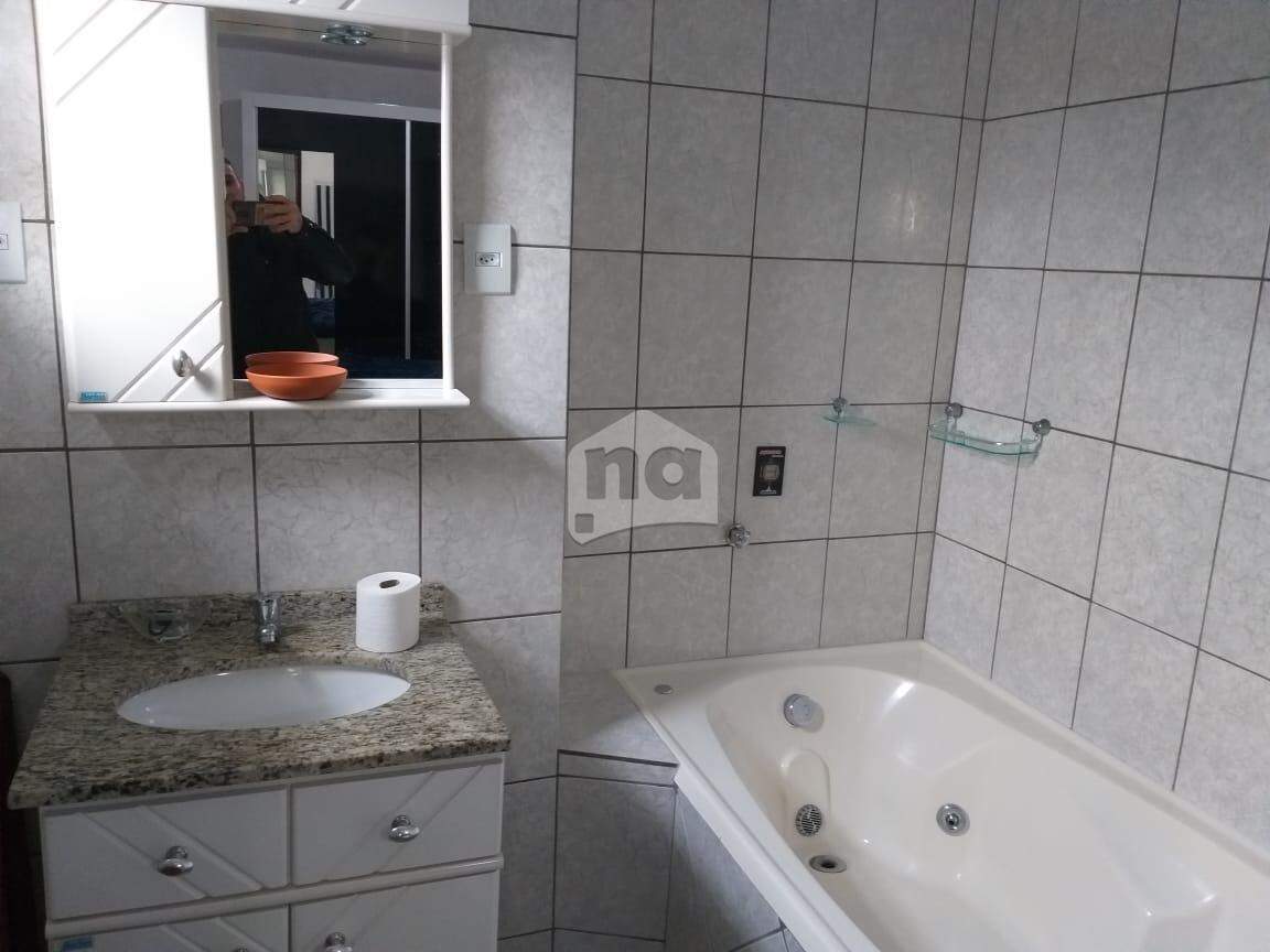 Casa à venda com 4 quartos, 200m² - Foto 17