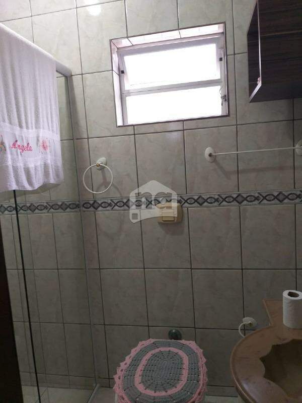 Casa à venda com 4 quartos, 200m² - Foto 25