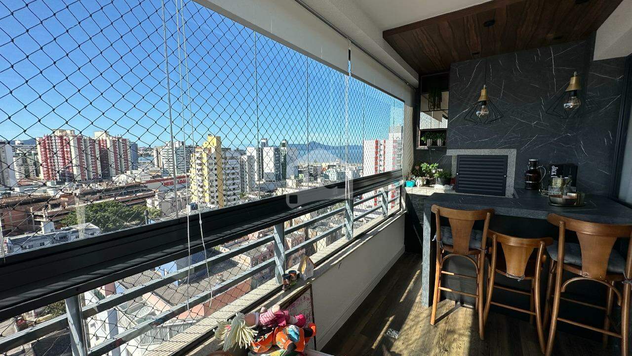 Apartamento à venda com 3 quartos, 97m² - Foto 1