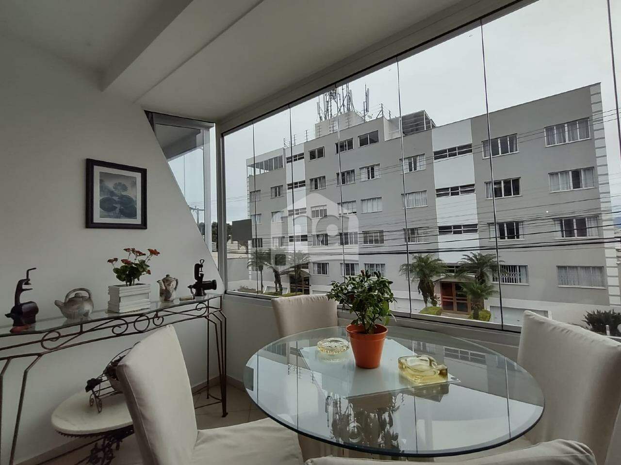 Apartamento à venda com 3 quartos, 138m² - Foto 9