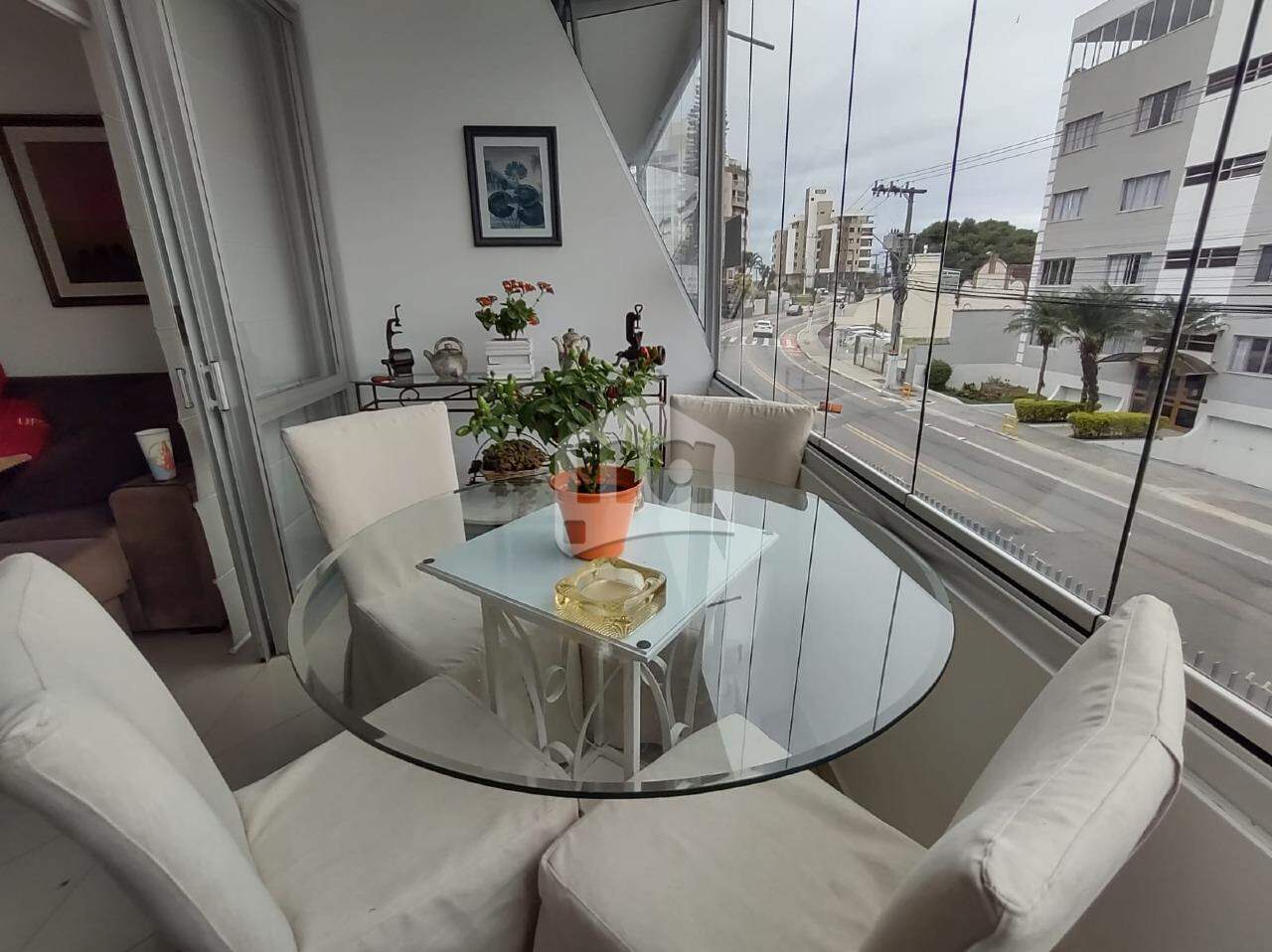 Apartamento à venda com 3 quartos, 138m² - Foto 1