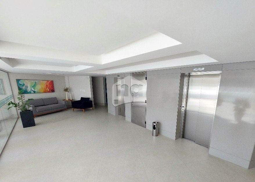 Apartamento à venda com 3 quartos, 202m² - Foto 3