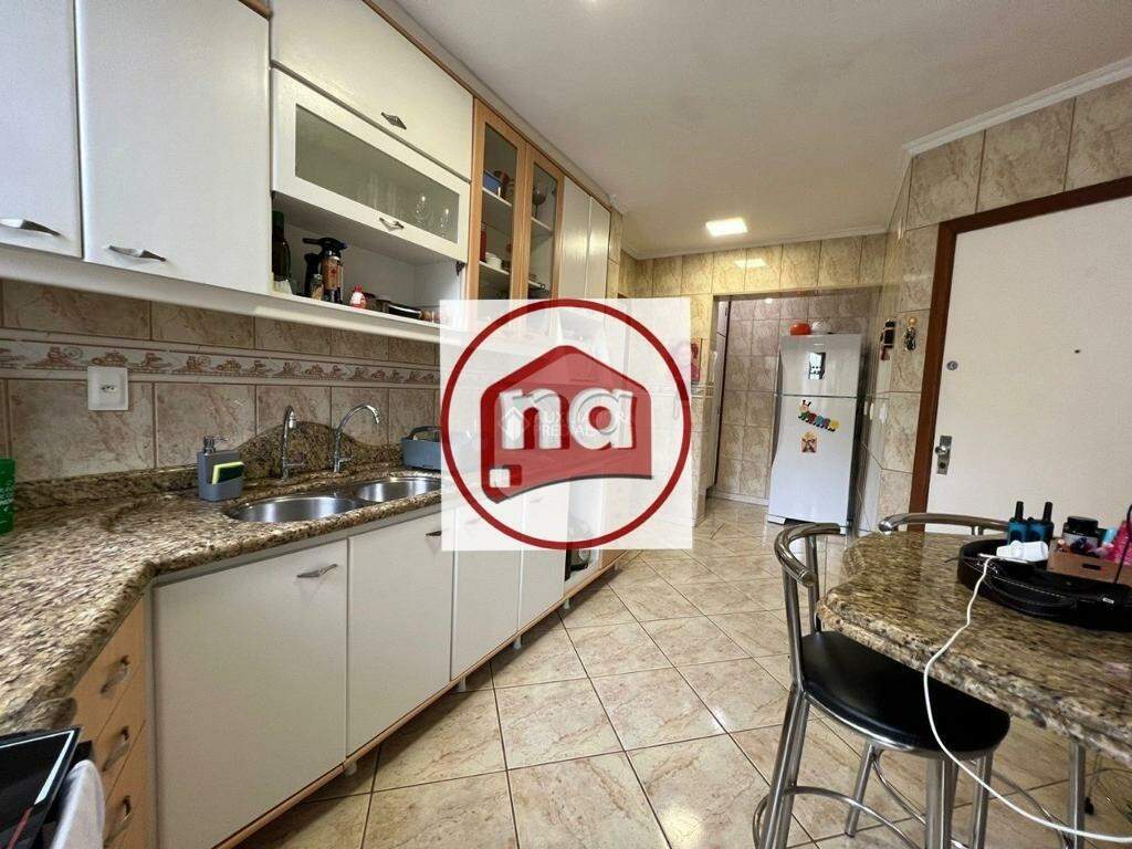 Apartamento à venda com 3 quartos, 202m² - Foto 13