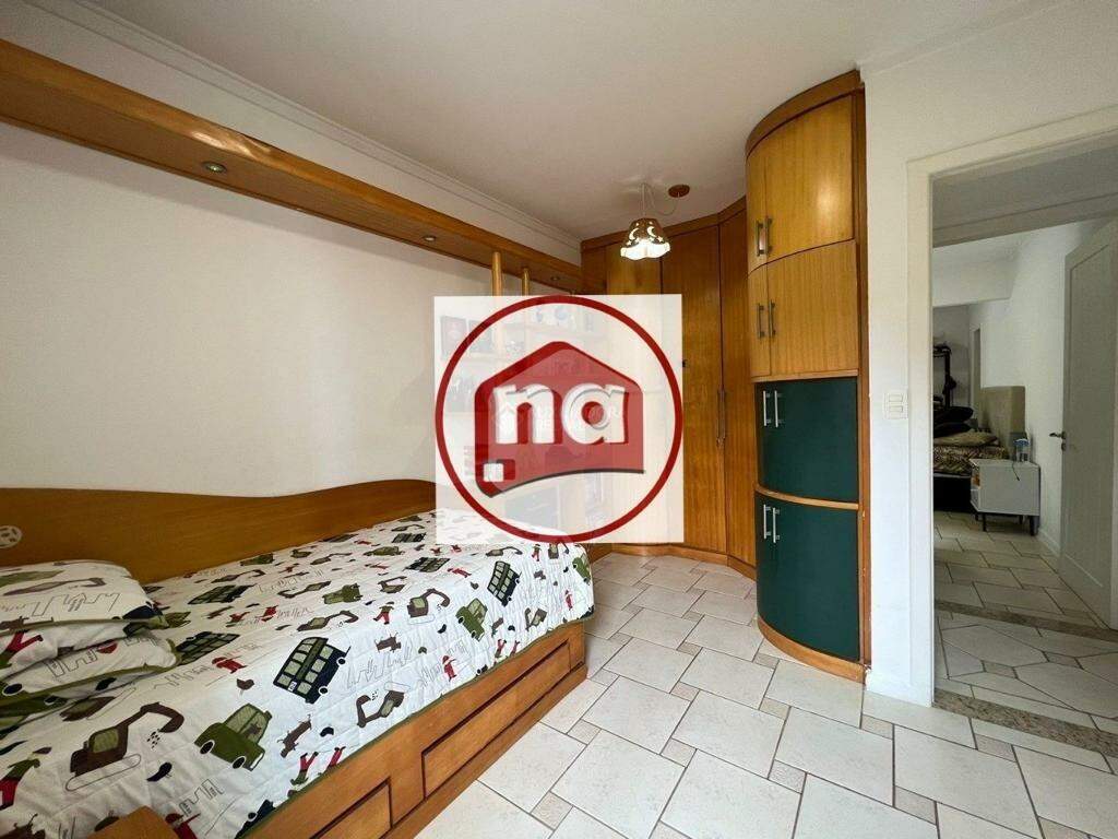 Apartamento à venda com 3 quartos, 202m² - Foto 19