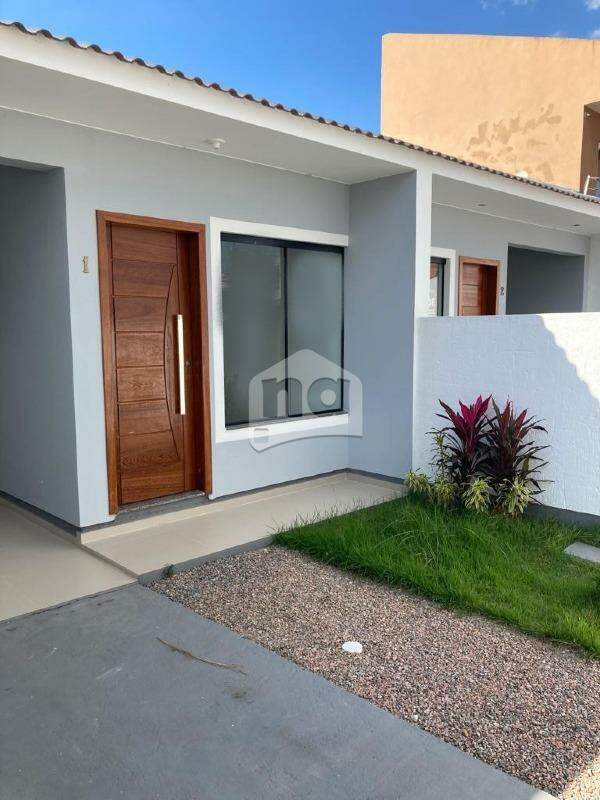 Casa à venda com 3 quartos, 92m² - Foto 1