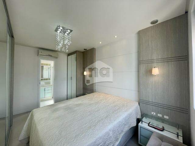 Apartamento à venda com 2 quartos, 75m² - Foto 24