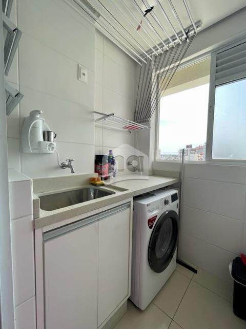 Apartamento à venda com 2 quartos, 75m² - Foto 14