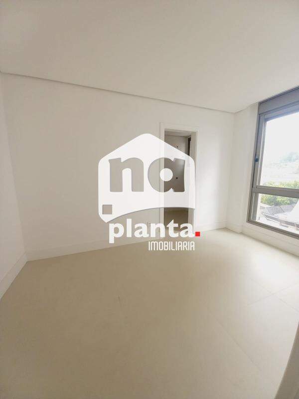 Apartamento à venda com 3 quartos, 140m² - Foto 10