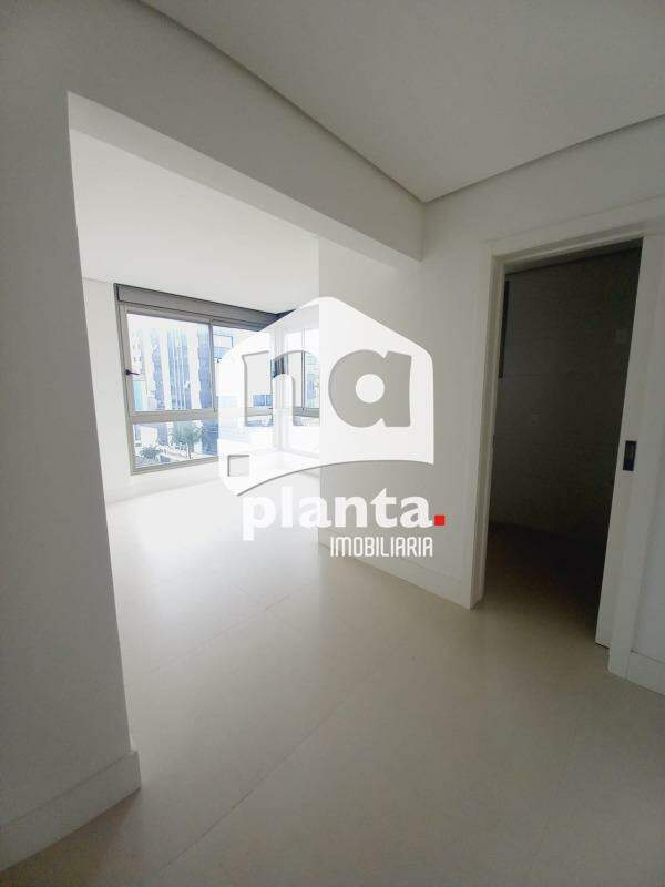 Apartamento à venda com 3 quartos, 140m² - Foto 11