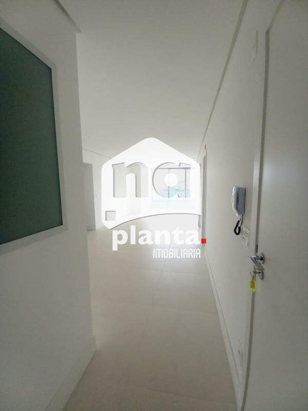 Apartamento à venda com 3 quartos, 140m² - Foto 17