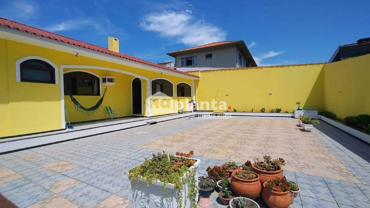 Casa à venda com 3 quartos, 190m² - Foto 3