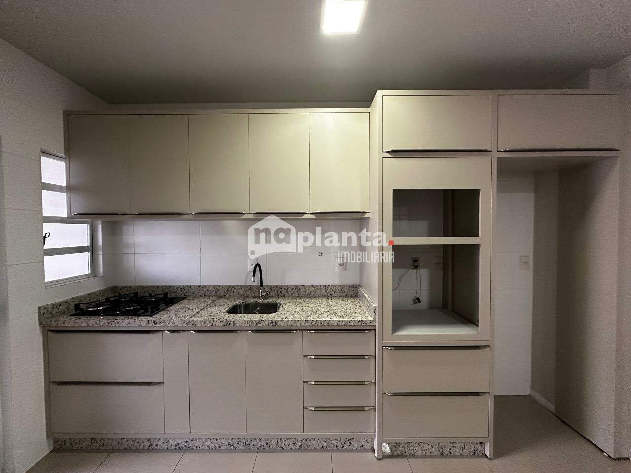 Apartamento para alugar com 3 quartos, 104m² - Foto 2