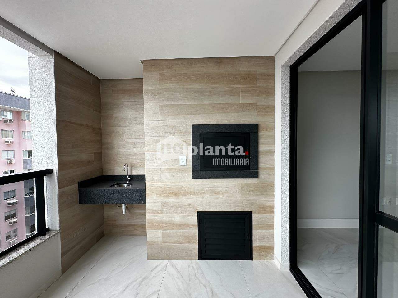 Apartamento à venda, no Bairro Campinas, São José-SC, com 2 quartos, sendo 2 suítes, com 1 vaga — foto 2
