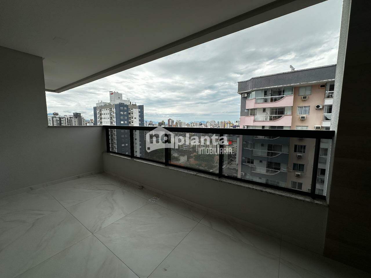 Apartamento à venda, no Bairro Campinas, São José-SC, com 2 quartos, sendo 2 suítes, com 1 vaga — foto 4