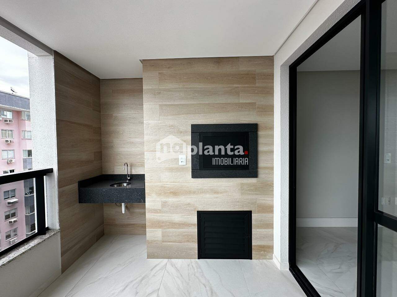 Apartamento à venda com 3 quartos, 123m² - Foto 2