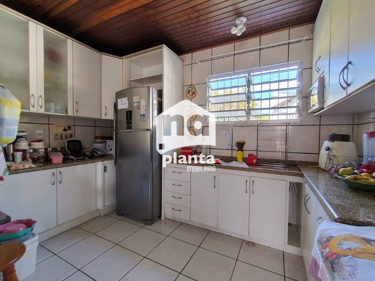 Casa à venda com 4 quartos, 220m² - Foto 25