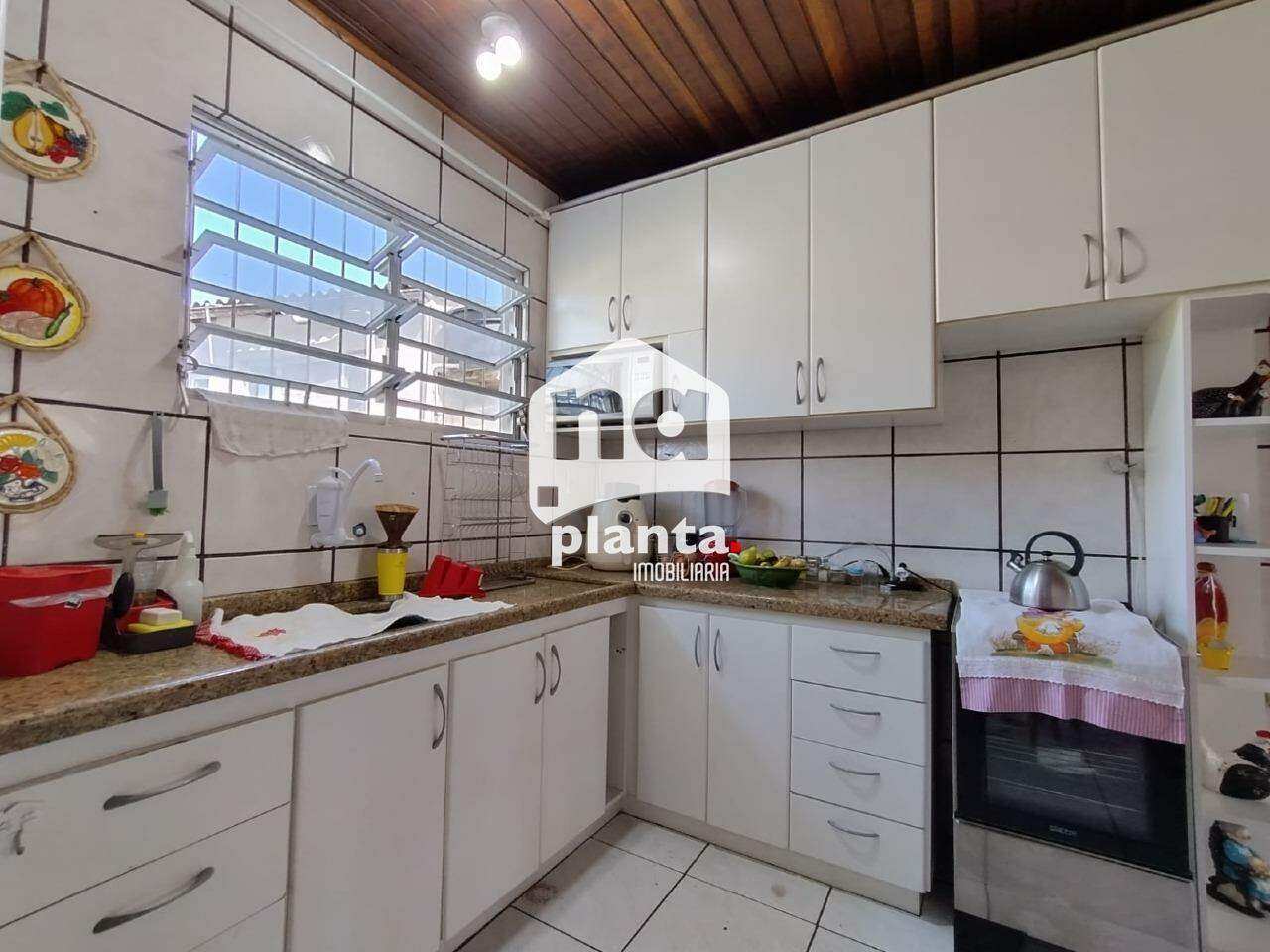 Casa à venda com 4 quartos, 220m² - Foto 14