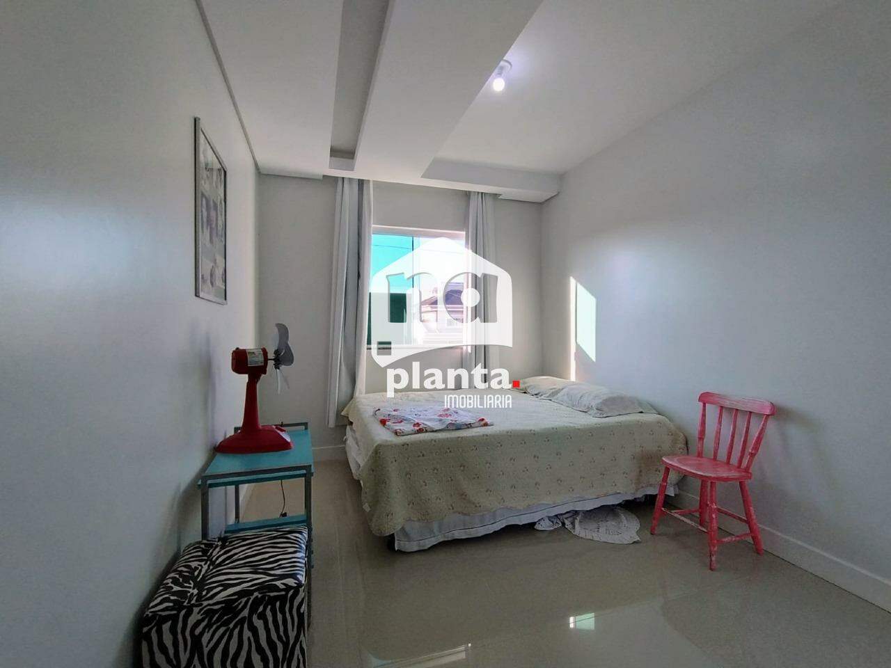 Casa à venda com 2 quartos, 60m² - Foto 5