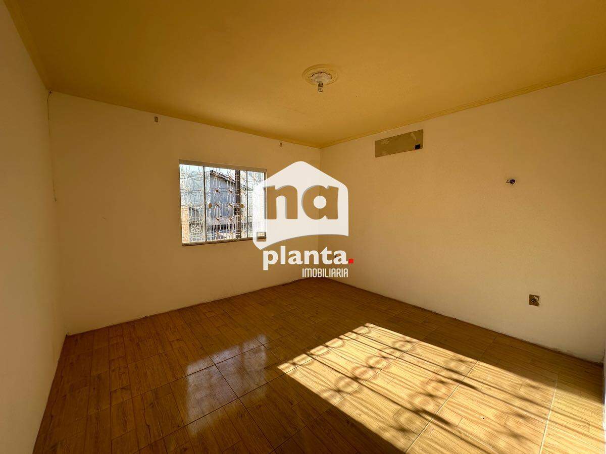 Casa à venda com 5 quartos, 150m² - Foto 3