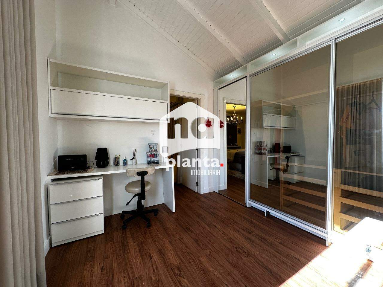 Casa à venda com 3 quartos, 300m² - Foto 3