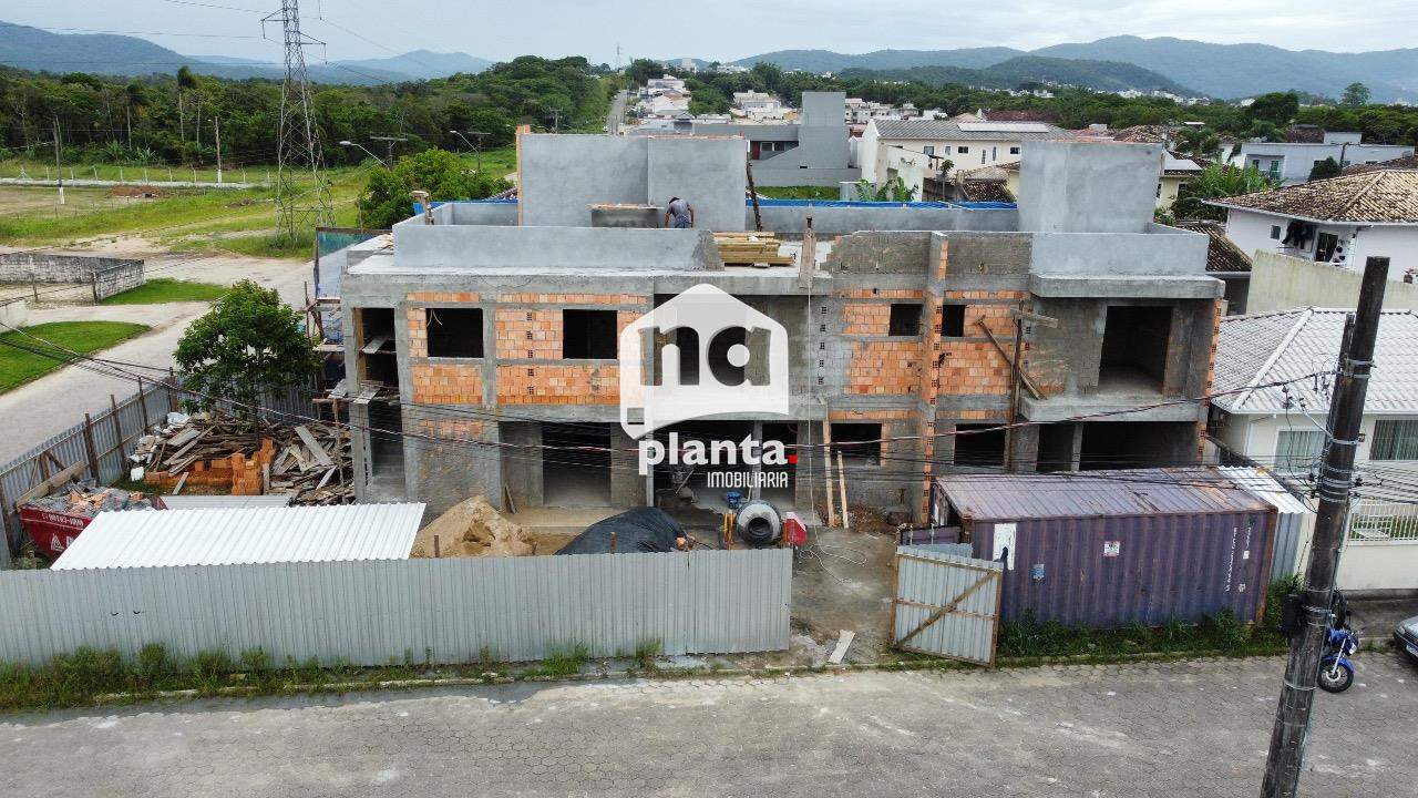 Sobrado à venda com 3 quartos, 110m² - Foto 1