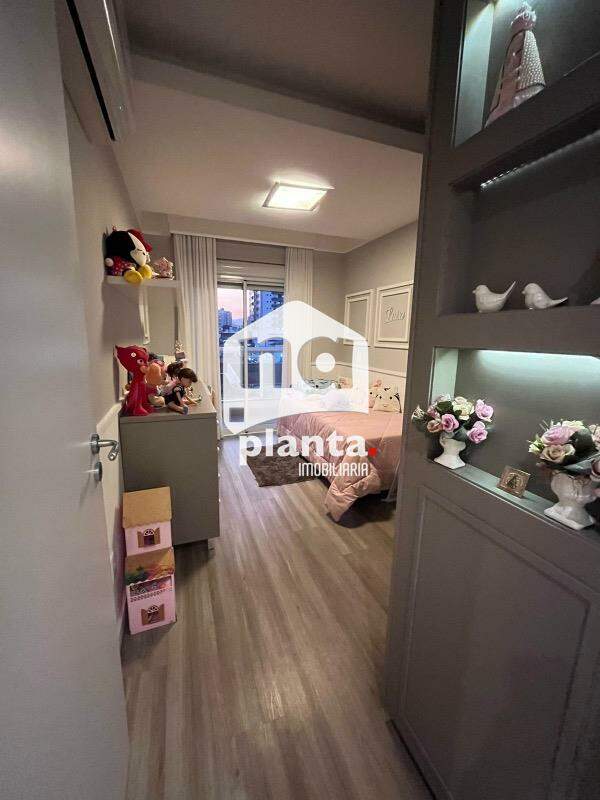 Apartamento à venda com 3 quartos, 136m² - Foto 8