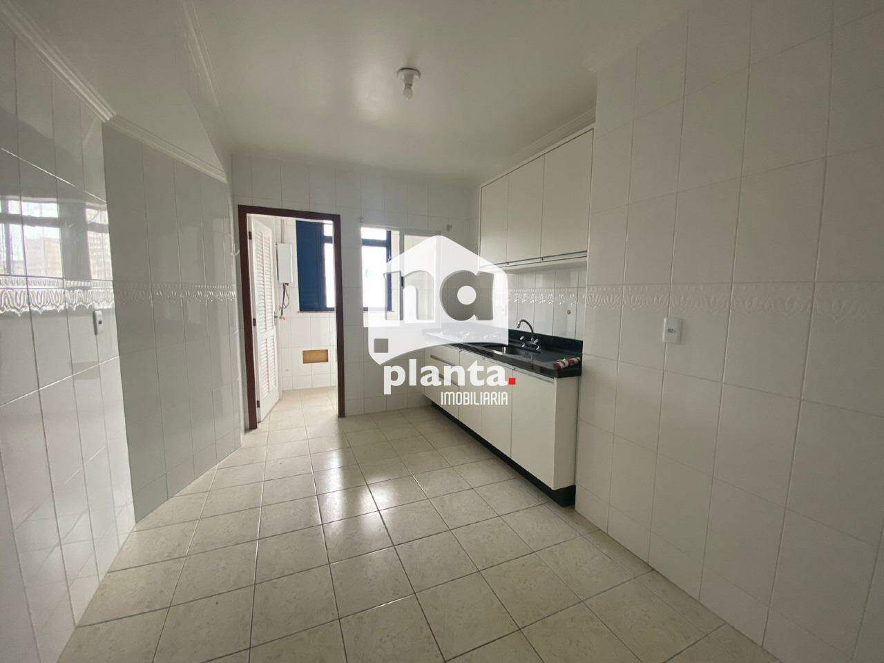 Apartamento à venda com 3 quartos, 113m² - Foto 3