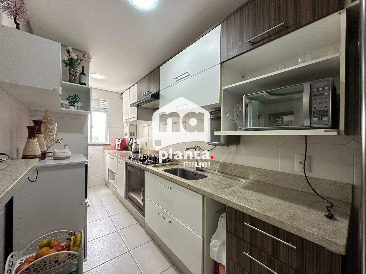 Apartamento à venda com 2 quartos, 70m² - Foto 4