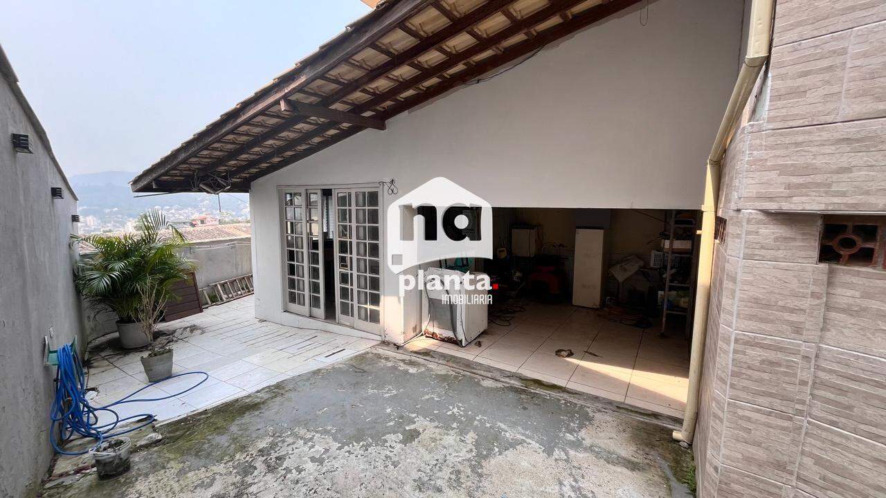 Casa à venda com 2 quartos, 140m² - Foto 5