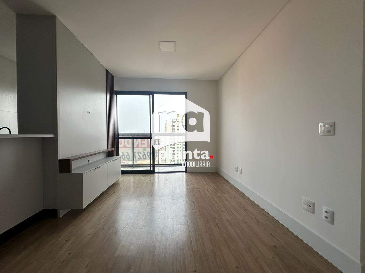 Apartamento à venda com 2 quartos, 72m² - Foto 3